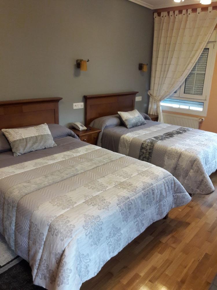 Hotel Los 14 Pravia Dış mekan fotoğraf