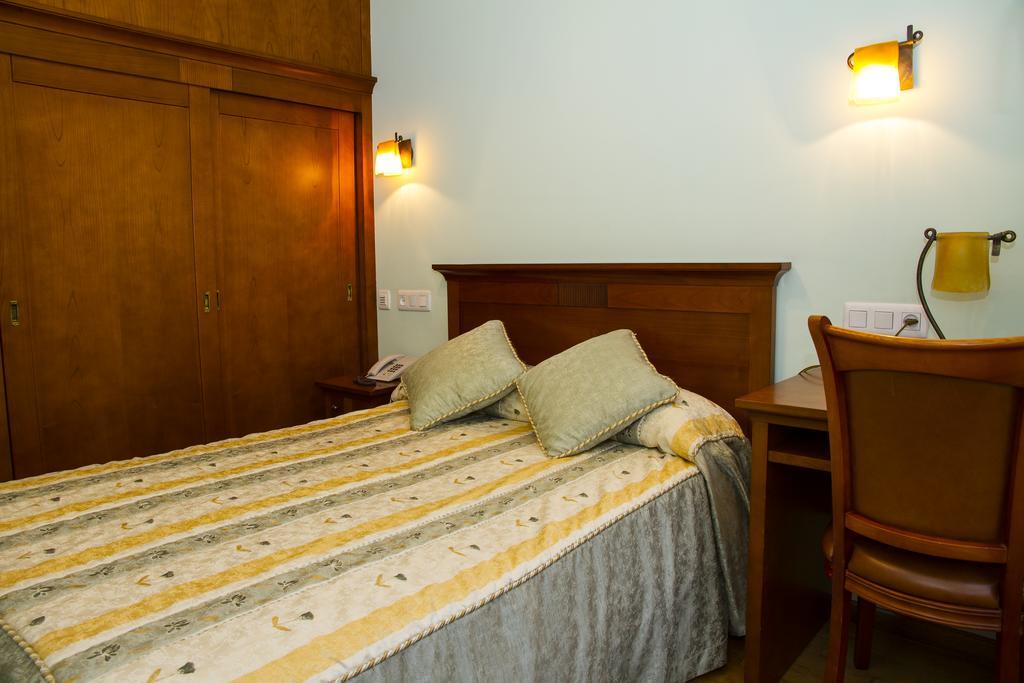 Hotel Los 14 Pravia Dış mekan fotoğraf