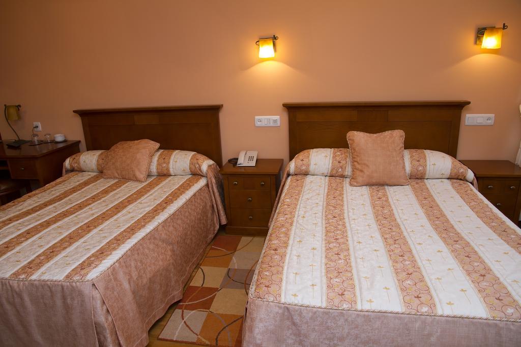 Hotel Los 14 Pravia Dış mekan fotoğraf